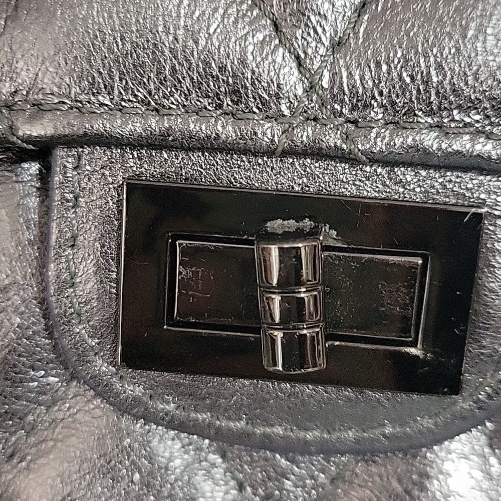 Metallic leather bag. - Picture 3 of 12